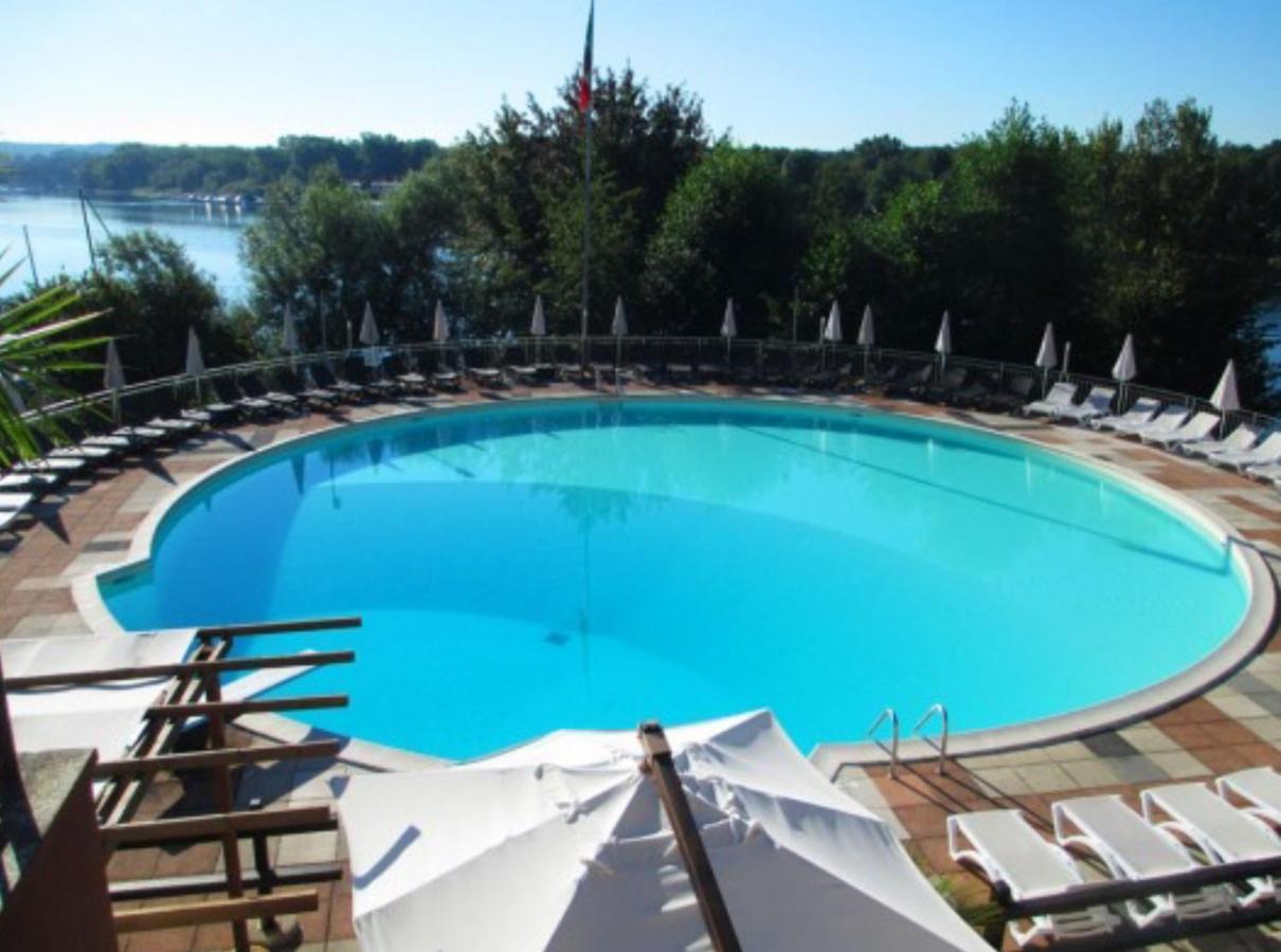 La Dolce Vita House Boat Otel Lisanza Dış mekan fotoğraf