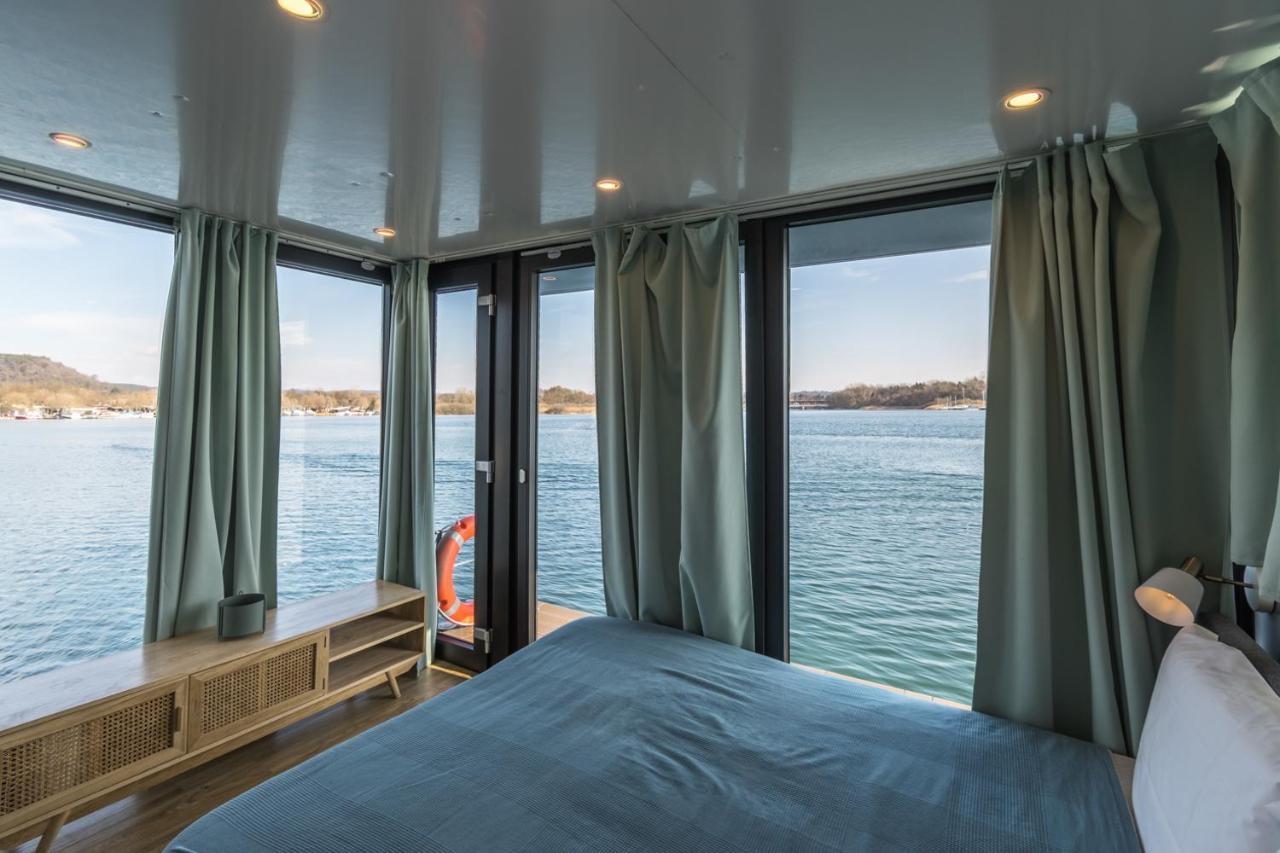 La Dolce Vita House Boat Otel Lisanza Dış mekan fotoğraf