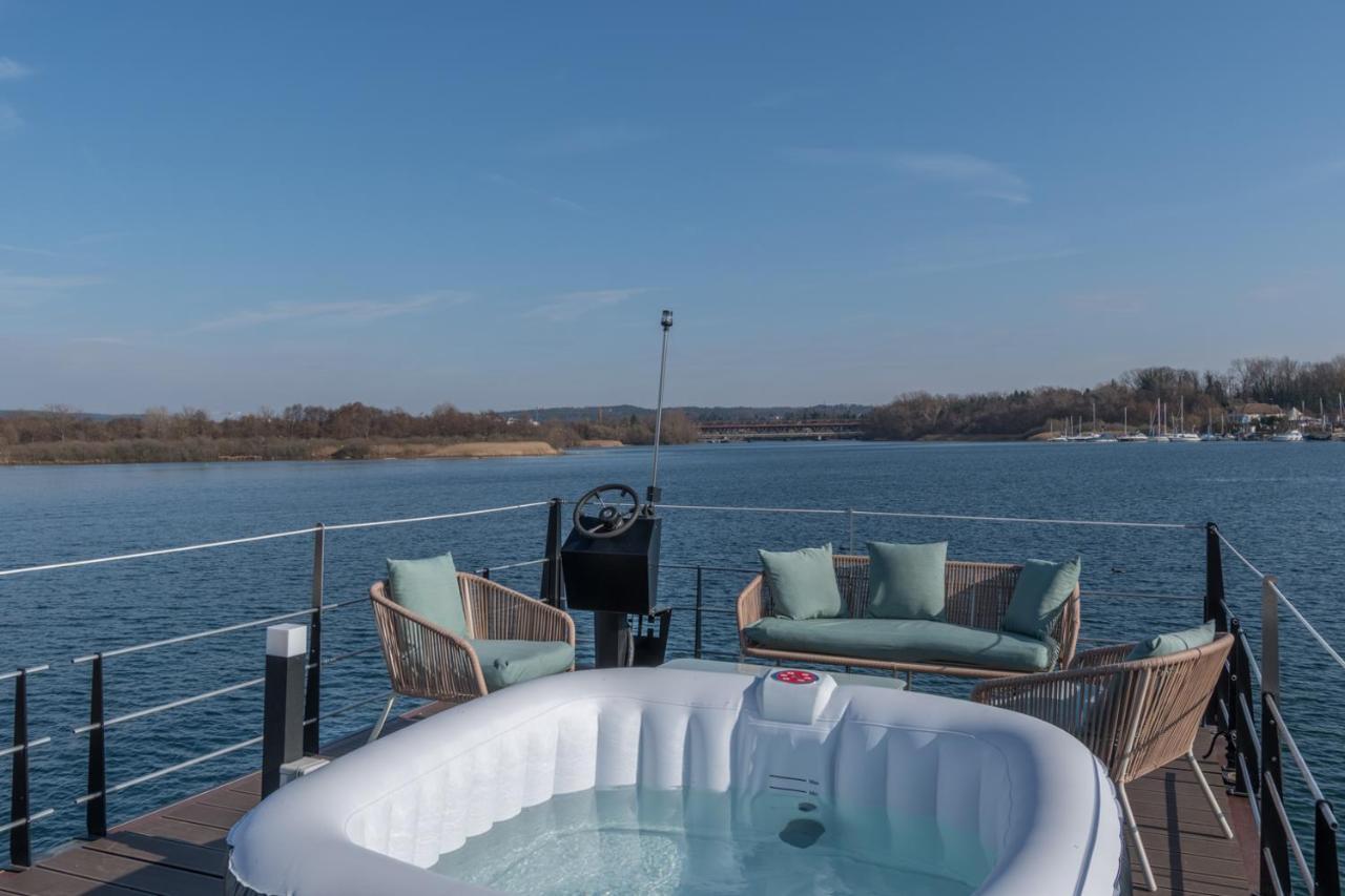 La Dolce Vita House Boat Otel Lisanza Dış mekan fotoğraf